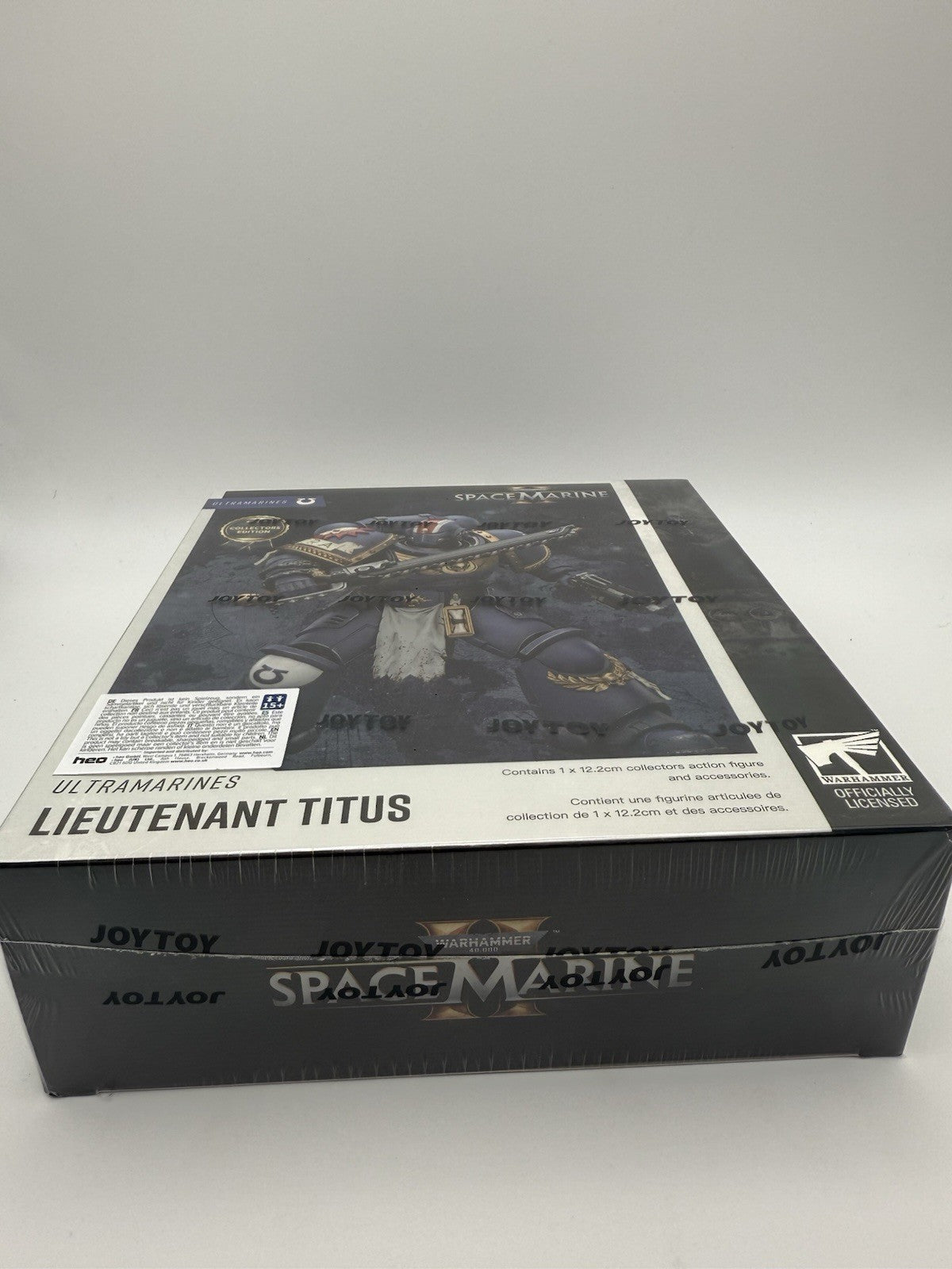 JOYTOY Warhammer Space Marine 1/18 Action figure Ultramarines Lieutenant Titus by JOYTOY | Sensales
