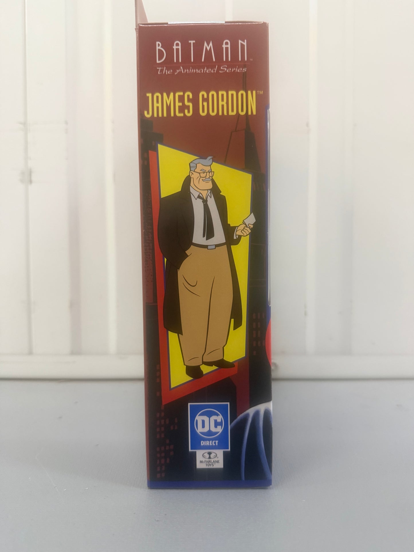McFarlane Toys Batman: The Animated Series James Gordon Platinum Lock-Up BAF)