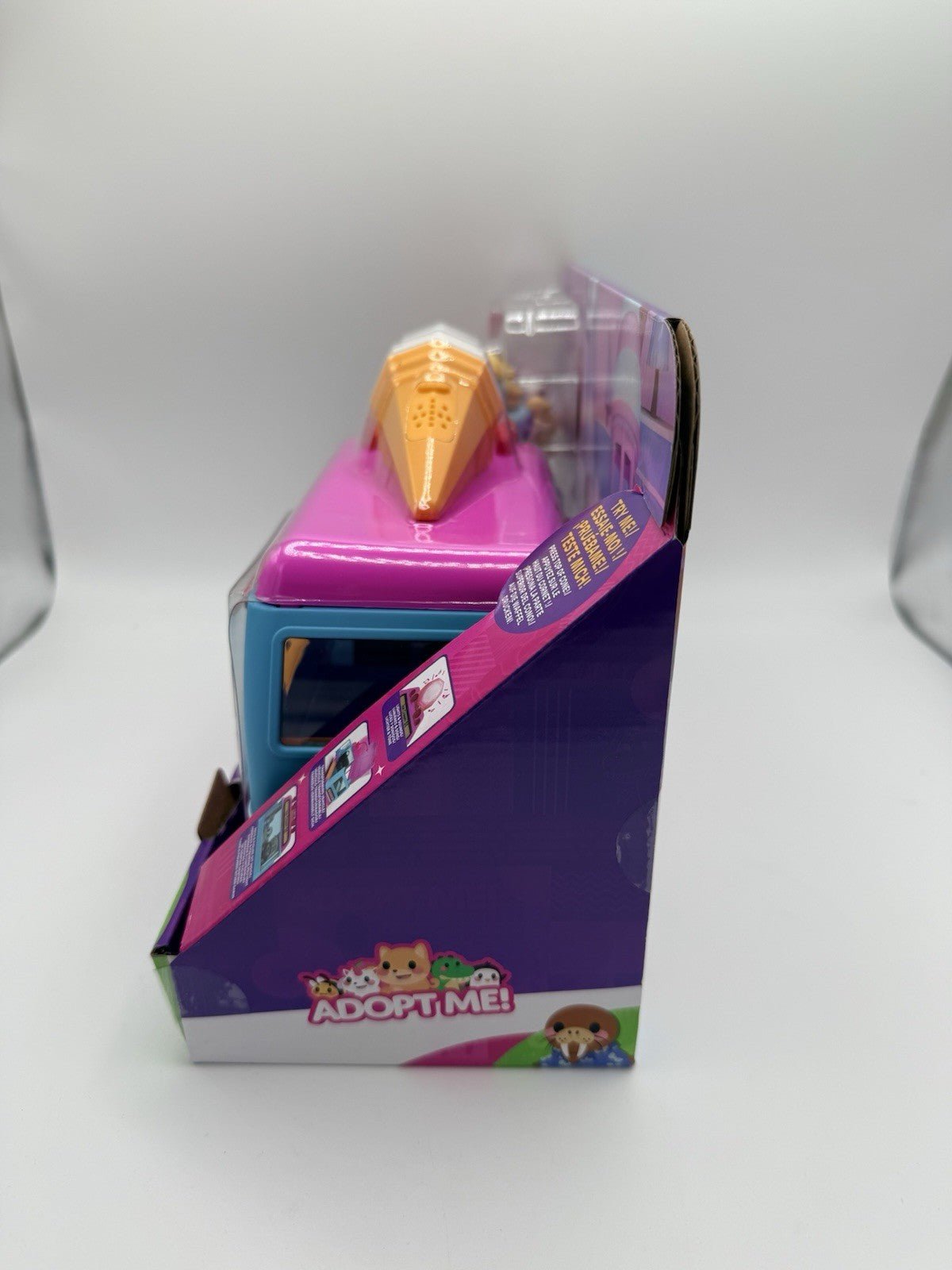 Adopt Me! Ice Cream Truck With Virtual Code Jazwares by Jazwares | Sensales