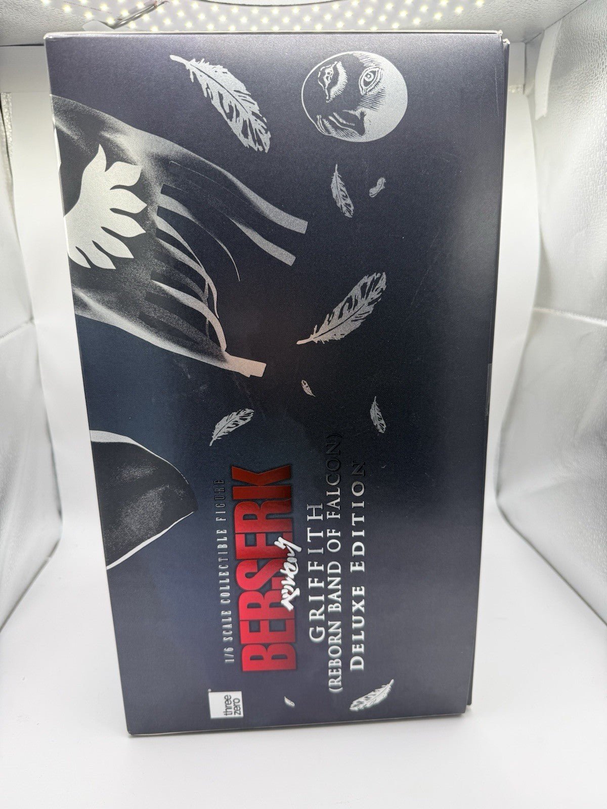 BERSERK Griffith (Reborn Band of Falcon) Deluxe Edition Threezero 1/6 Figure by ThreeZero | Sensales