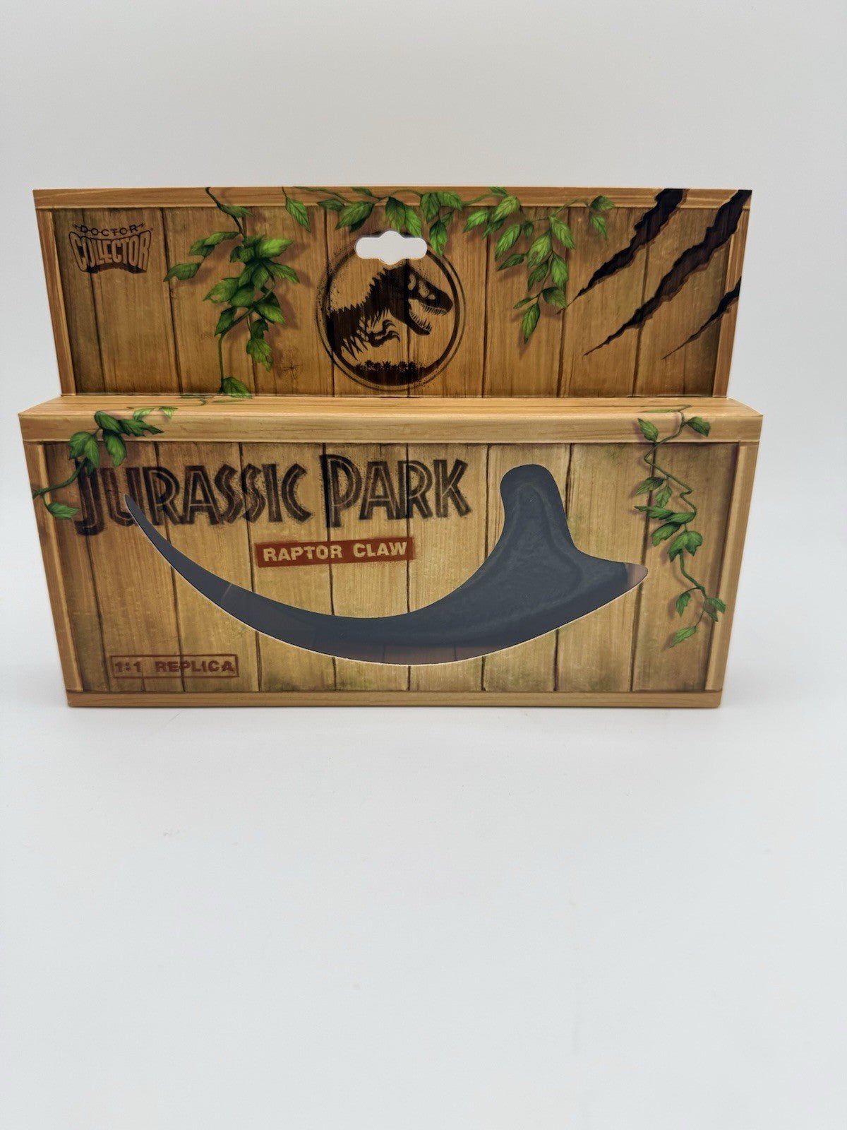 Doctor Collector Jurassic Park Replica 1/1 Raptor Claw by Doctor Collector | Sensales