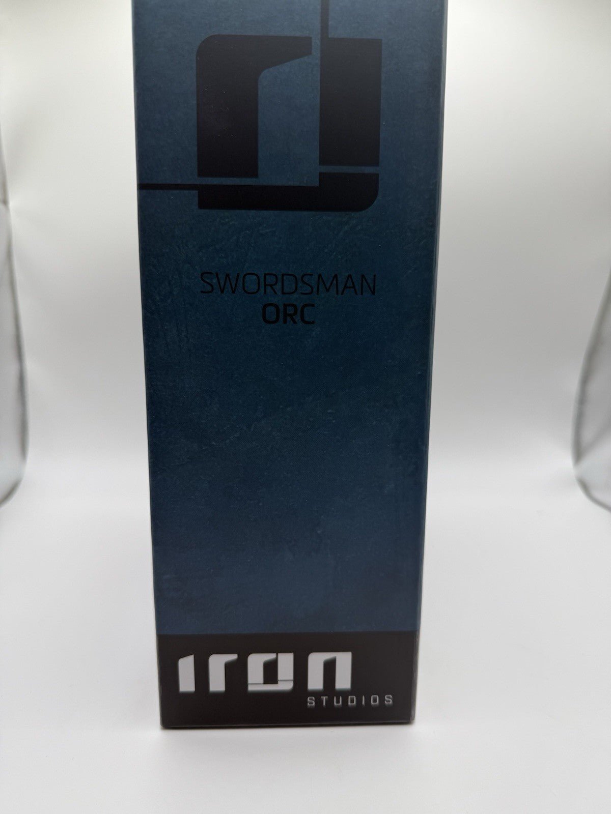 Iron Studios - 1:10 Orc Swordsman BDS Art Scale - Lord of the Rings by Iron Studios | Sensales