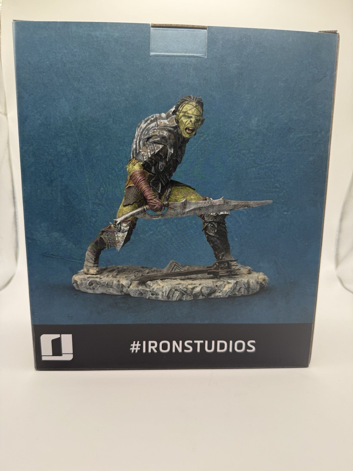 Iron Studios - 1:10 Orc Swordsman BDS Art Scale - Lord of the Rings by Iron Studios | Sensales