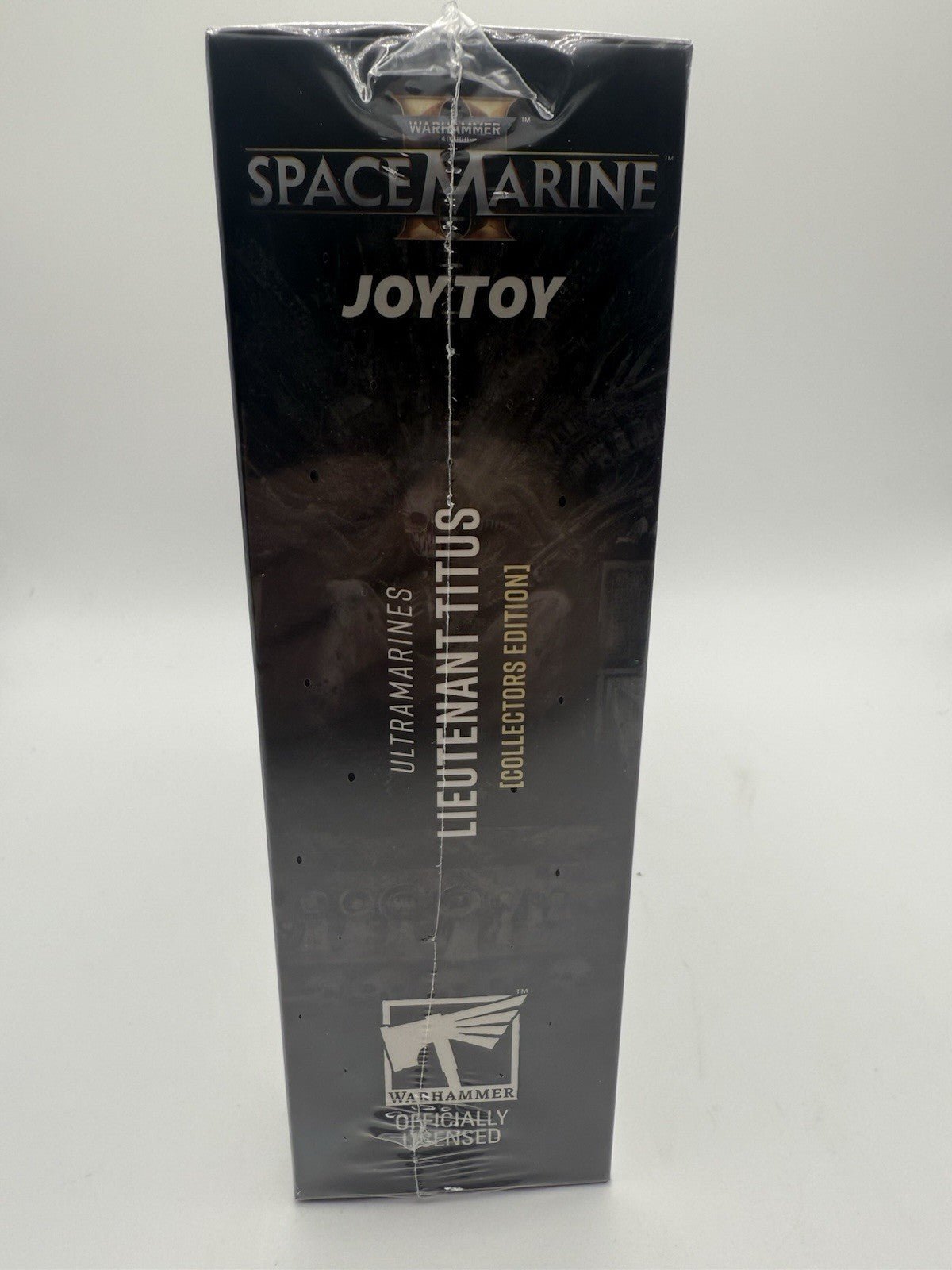 JOYTOY Warhammer Space Marine 1/18 Action figure Ultramarines Lieutenant Titus by JOYTOY | Sensales