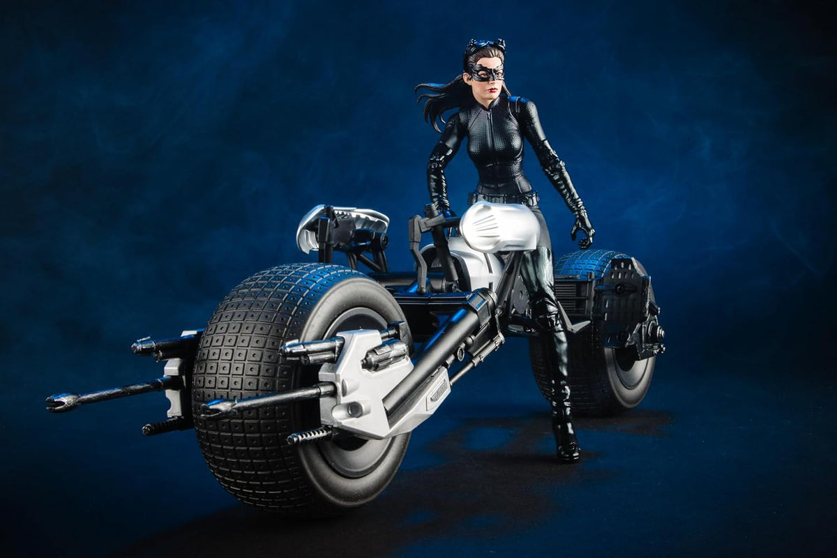 McFarlane Toys DC Multiverse Catwoman & Batpod (The Dark Knight Rises) Gold Label by McFarlane Toys | Sensales