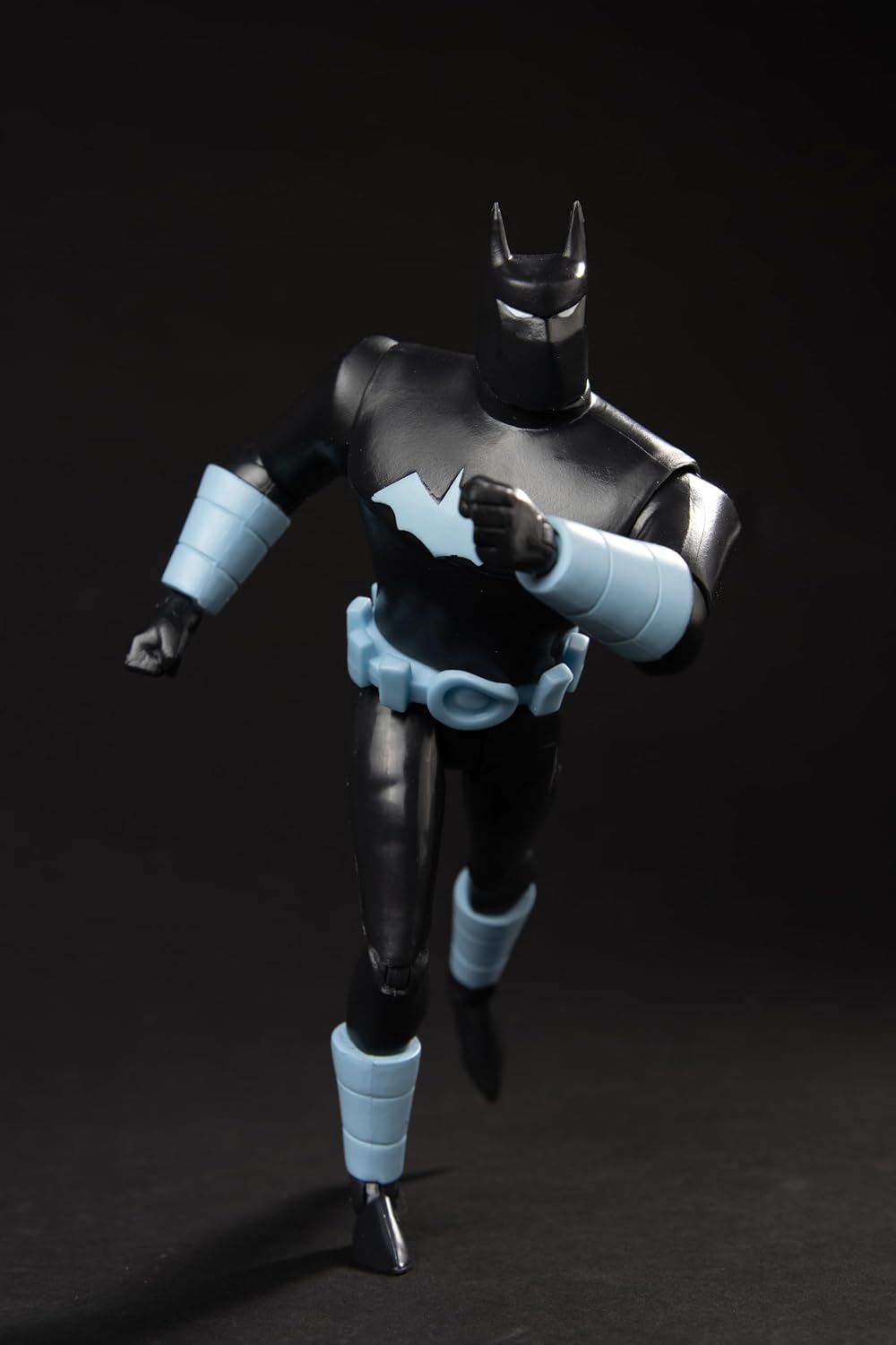 McFarlane Toys The New Batman Adventures Batman (Anti-Fire Suit) 6" Action Figure by McFarlane Toys | Sensales