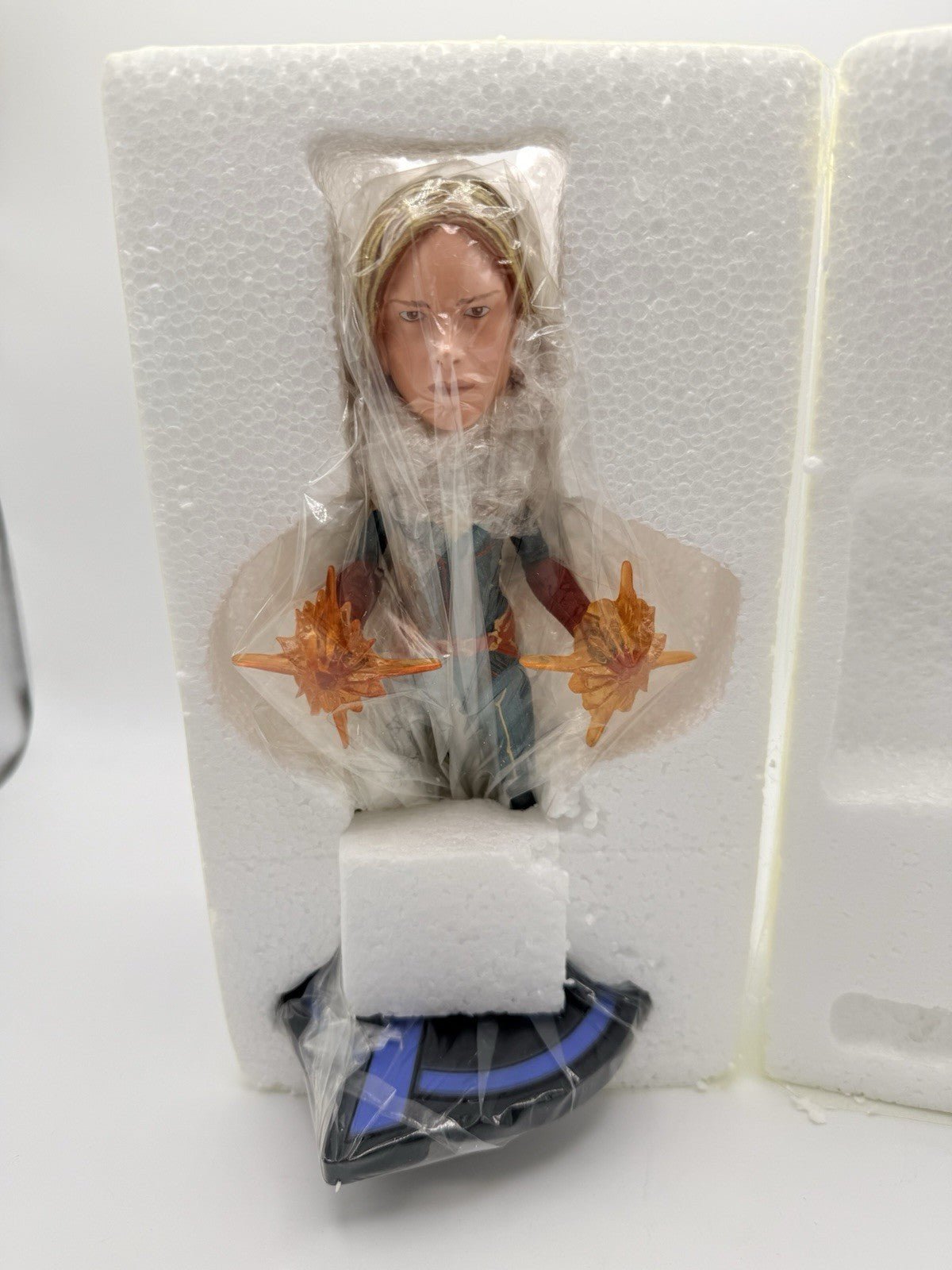 NECA: AVENGERS 4 - CAPTAIN MARVEL HEAD KNOCKER by NECA | Sensales